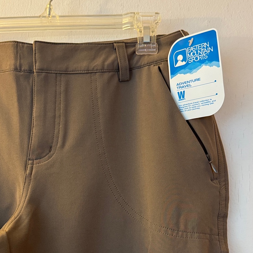 Eastern Mountain Sports Tan Adventure Travel Pants. Size 8 Long